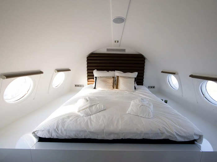 Called the Vliegtuigsuite, the plane, which was built in 1960, has a two-person bedroom…