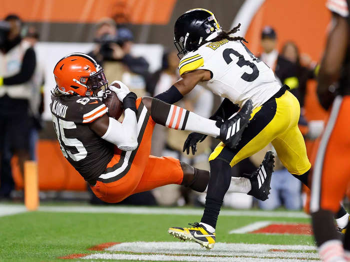 START: David Njoku, TE, Cleveland Browns