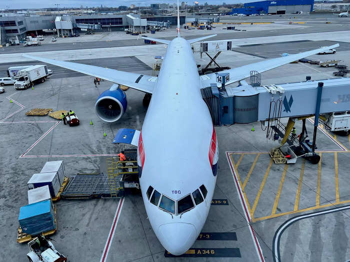 A British Airways Boeing 777 aircraft that just landed from London Heathrow was in full view from the lounge during our visit.