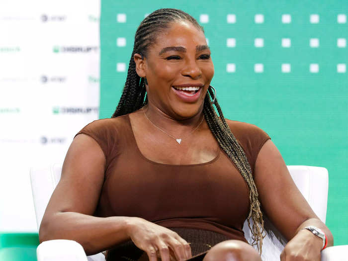 Serena Williams is reading a book titled "Gravity