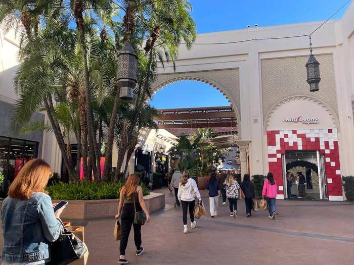 The "retail apocalypse" was nowhere to be seen at the popular Irvine Spectrum Center the morning of Black Friday.