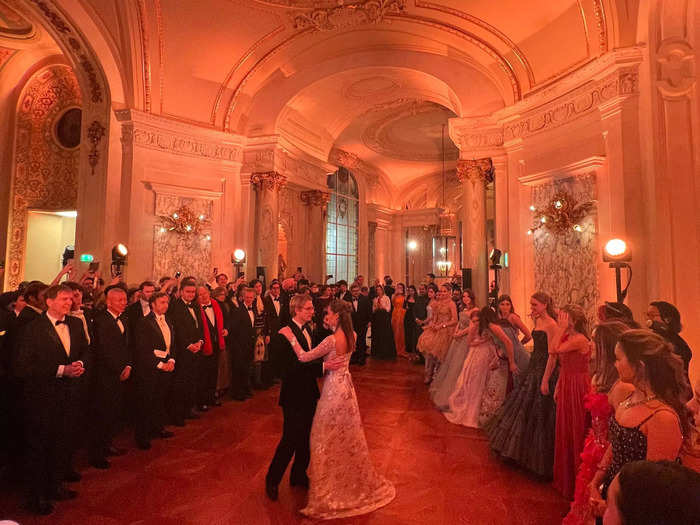 Of all the debutante balls taking place today, nothing draws as glamorous of a crowd as Le Bal des Débutantes.