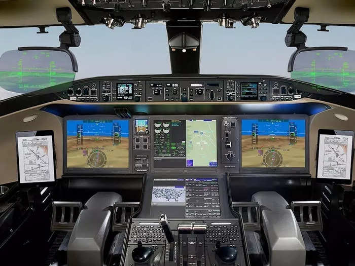 ...and advanced avionics with four large flight displays.