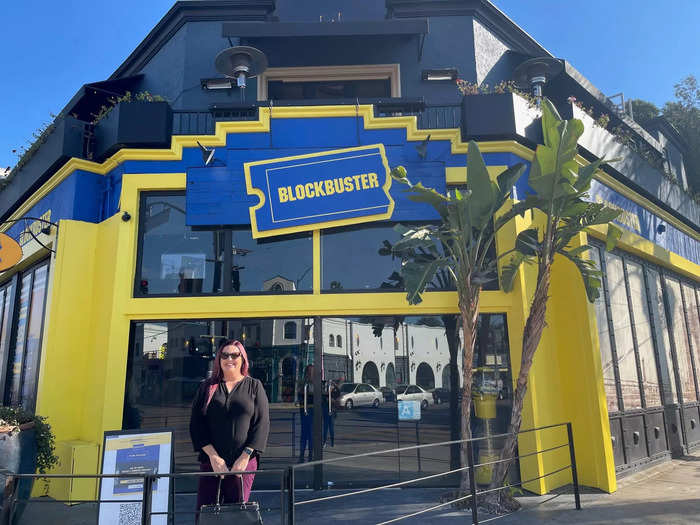 I attended the Blockbuster pop-up bar media preview, in advance of the LA opening. The pop-up is located on Melrose Avenue in the heart of the Fairfax District and will run through February 2023 or longer, depending on demand.