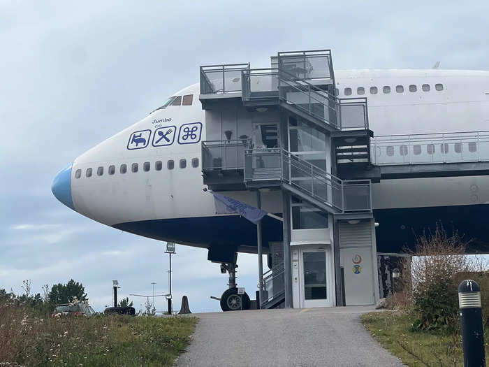 To enter the jet, guests must climb a set of stairs. Unfortunately, the elevator was broken.