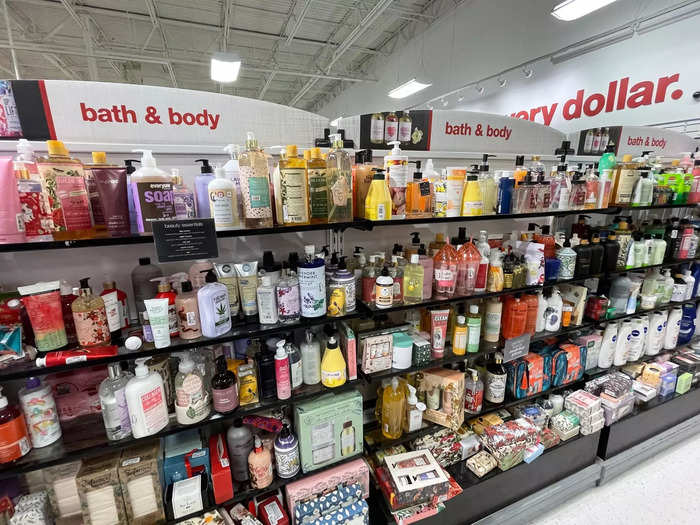 The bath and body display was similarly cluttered, with no separation by particular brands. Prices were marked individually and most seemed to be marked down by about 30%.