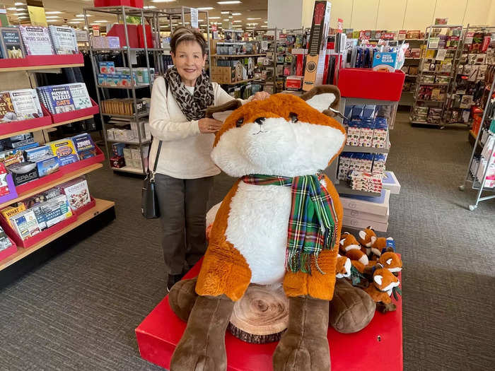 Located near the entrance was a selection of toys aimed at holiday shoppers. My mom quickly made a friend.