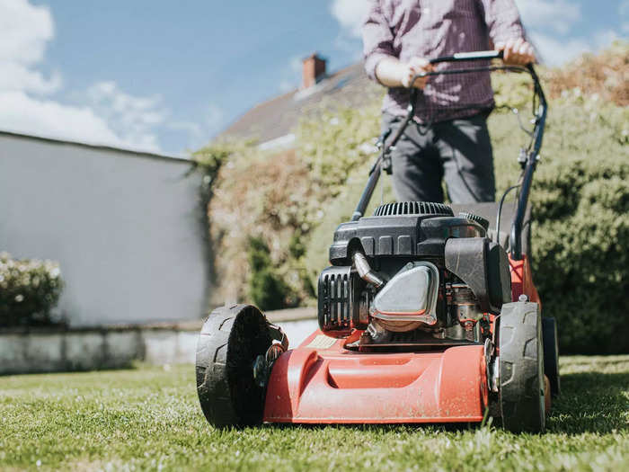 13. First-line supervisors of landscaping, lawn service, and groundskeeping workers