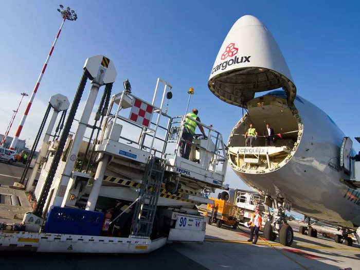 This meant the nose needed to be able to open, which made this an unfavorable place to put the cockpit. So, Boeing moved the flight deck higher up, which also contributed to better aerodynamics.