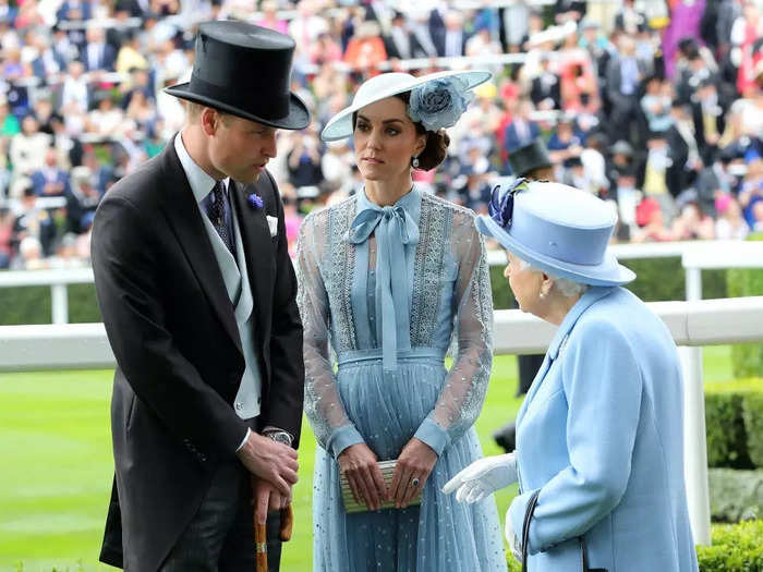 Kate and Queen Elizabeth both wore blue to the Royal Ascot in 2019.