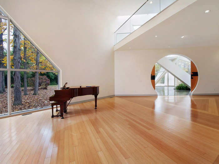 As professional musicians, the couple also wanted a music room with good acoustics.