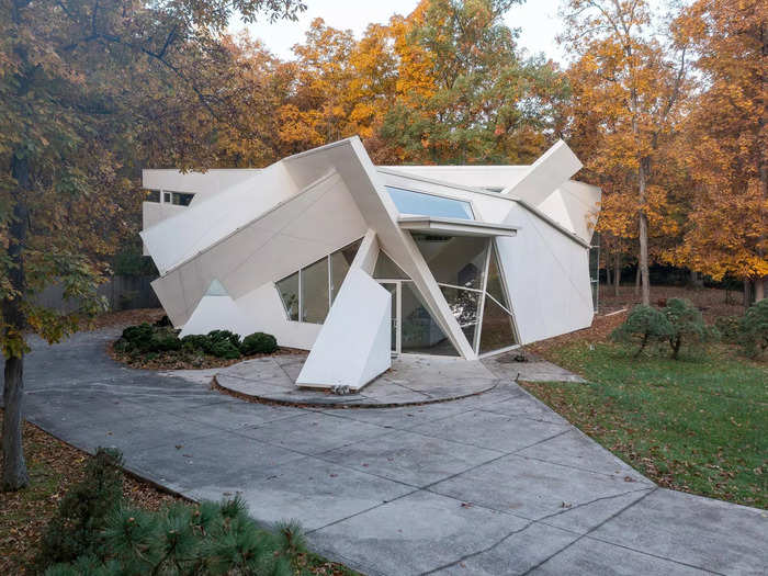 Nestled in a forest in Oberlin, Ohio, is a modern, angular home that