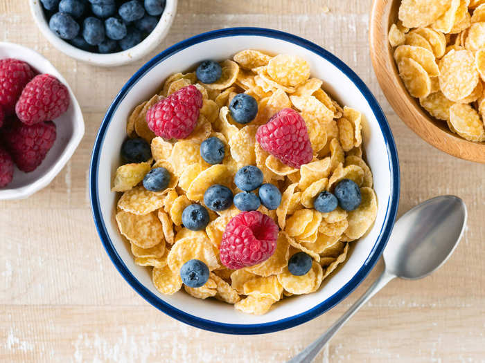 Whole grain cornflakes can boost heart health — if you eat them without sugar