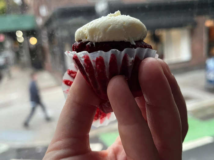 On Location Tours bought us all Magnolia Bakery red-velvet cupcakes to snack on while we rode to our final location.