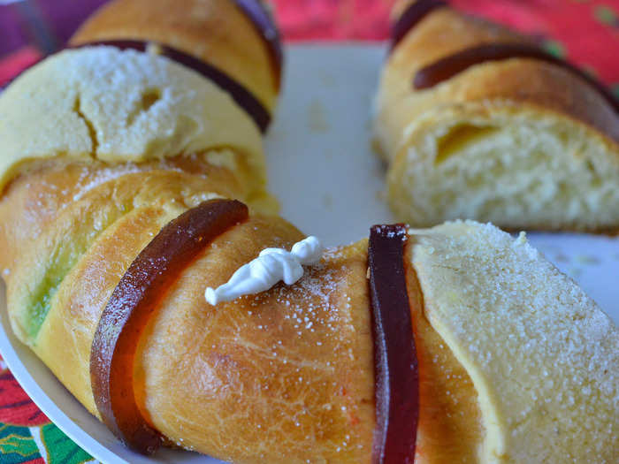 On January 6, rosca de reyes, or king