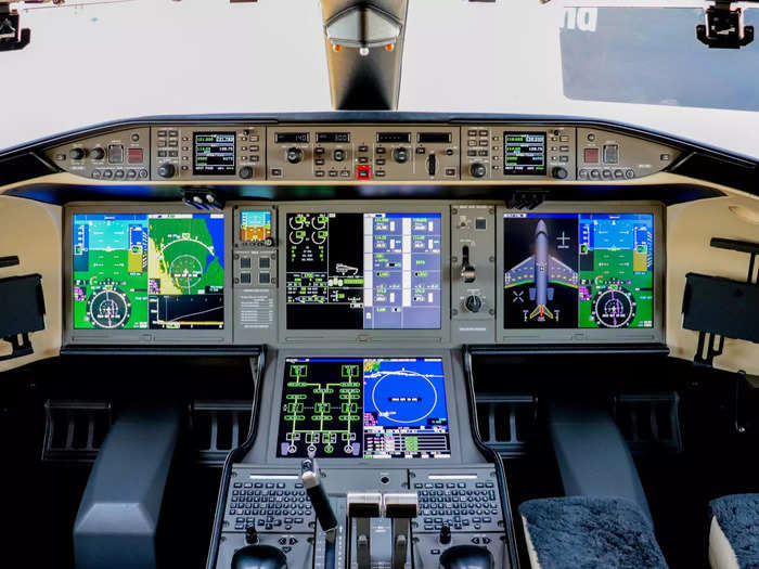 In the cockpit are advanced next-generation avionics with fly-by-wire controls, four huge display screens, and heads-up technology.