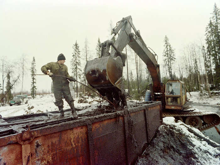 5. The Komi Pipeline oil spill released 84 million gallons of oil