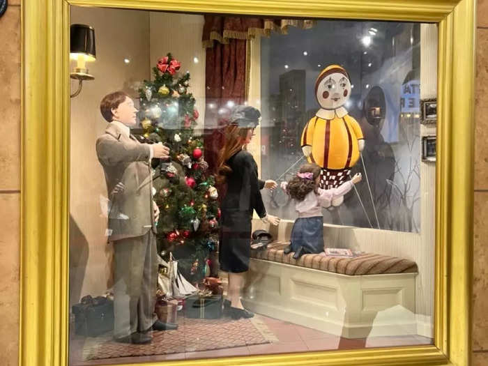 I also looked at the display windows at Santaland. They depict scenes from the movie "Miracle on 34th Street."