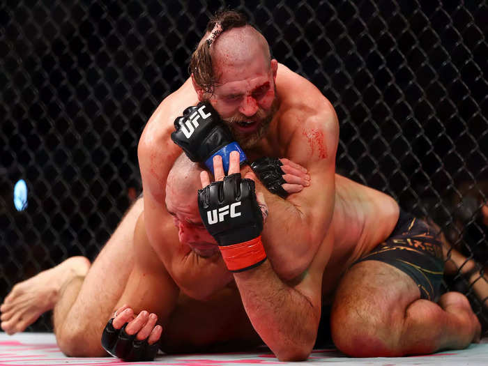 Jiri Prochazka prevails in a back-and-forth battle against Glover Teixeira, winning by submission in the final moments of the final round.