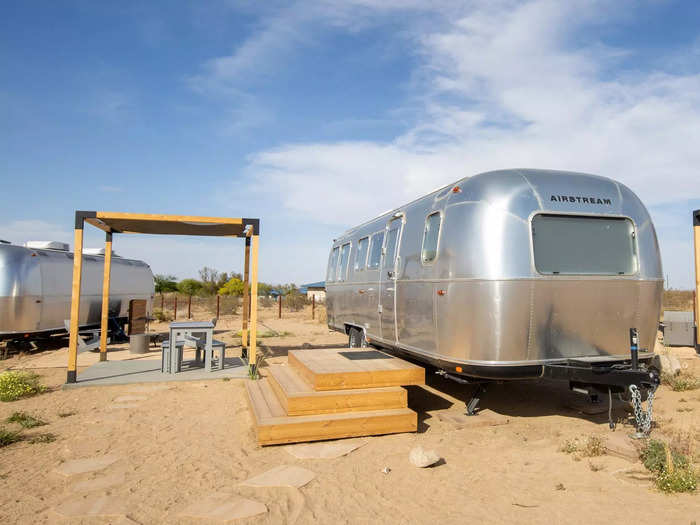 I never stayed in an Airstream before, but I always envisioned it as an ideal style of accommodation for a remote glamping experience in a natural setting such as a desert or forest. I thought it was interesting to see one in a city.