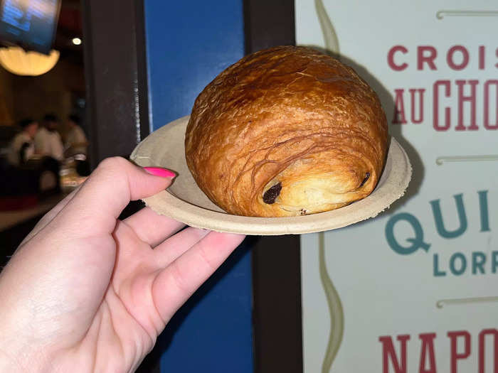 I also tried the pain au chocolat from Les Halles Boulangerie-Patisserie.