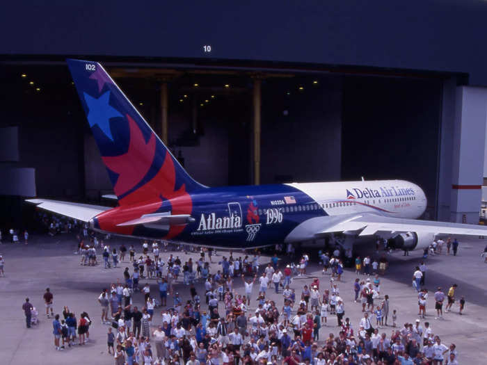 Over the decades, the plane also sported several paint jobs to celebrate historic events, like the Atlanta Olympics in 1996…