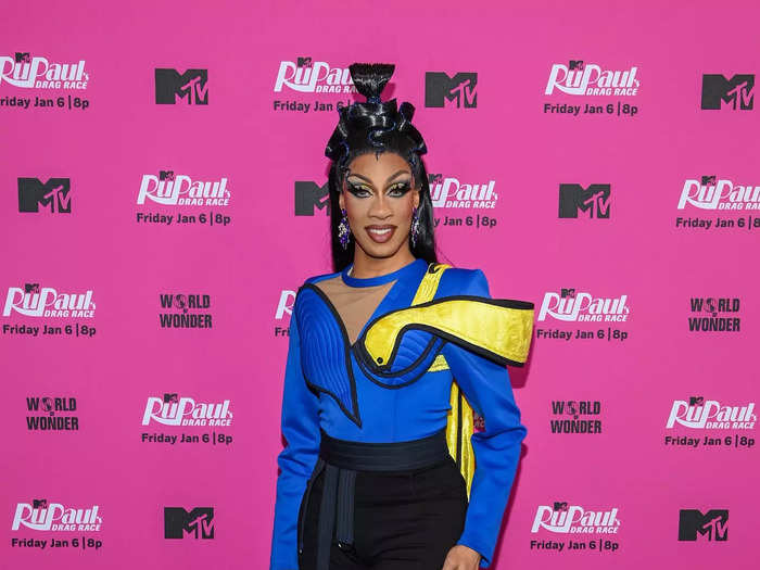 Robin Fierce wore a blue-and-yellow blouse to pay homage to Best Buy.