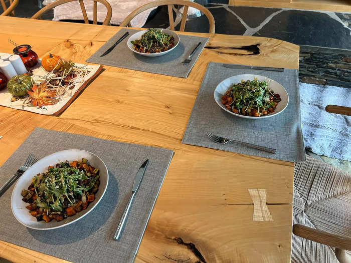 On this particular day, her client had some friends over. So at 12:30 p.m., Baevsky made Superfood Veggie Burger Grain Bowls for their lunch.