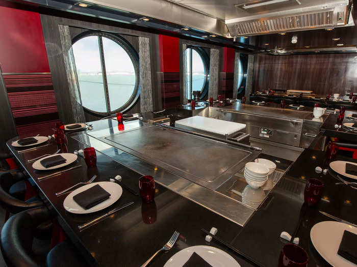 The Wonder of the Seas has options like a teppanyaki restaurant, a taco and burrito buffet, and an 18-person restaurant.