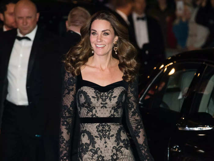 Kate went back to wearing black for the Royal Variety Performance in London.