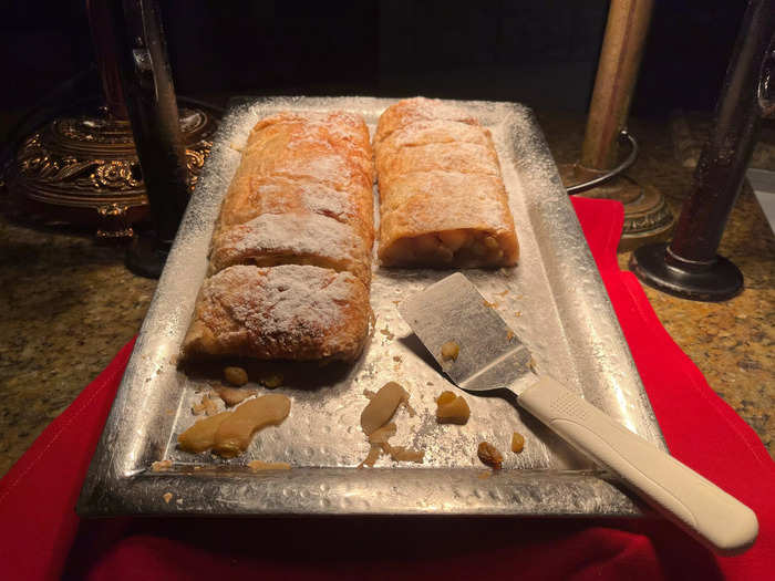 Just go for the strudel, you won