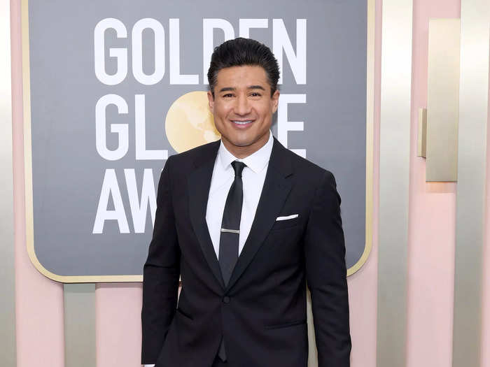 Mario Lopez kept it simple with a black suit.