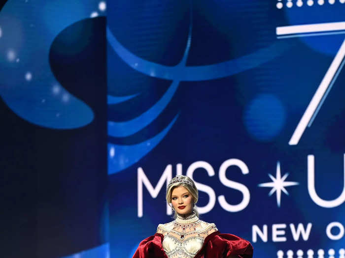 Miss Russia Anna Linnikova channeled royal members of her country
