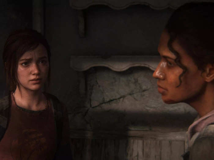 Both in the game and show, Ellie is reluctant to go with Joel and Tess.