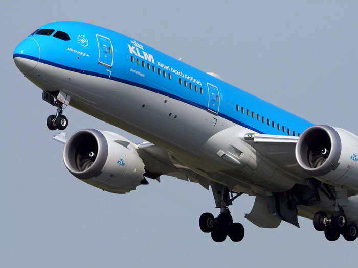 For example, Dutch flag carrier KLM Royal Dutch Airlines can carry passengers from Amsterdam to Santiago, Chile, via Buenos Aires, Argentina.