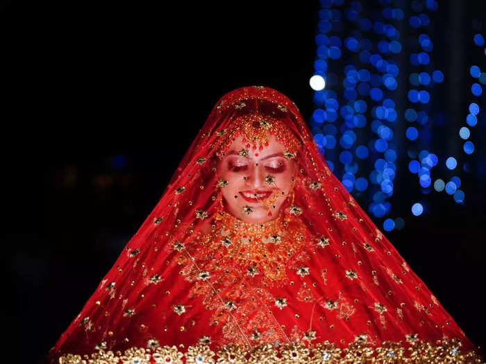 Uttar Pradesh Bride: Gross weight consumption: 200 grams