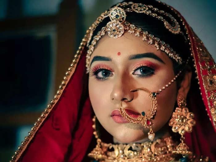 Rajasthani Bride: Gross weight consumption: 190 grams 