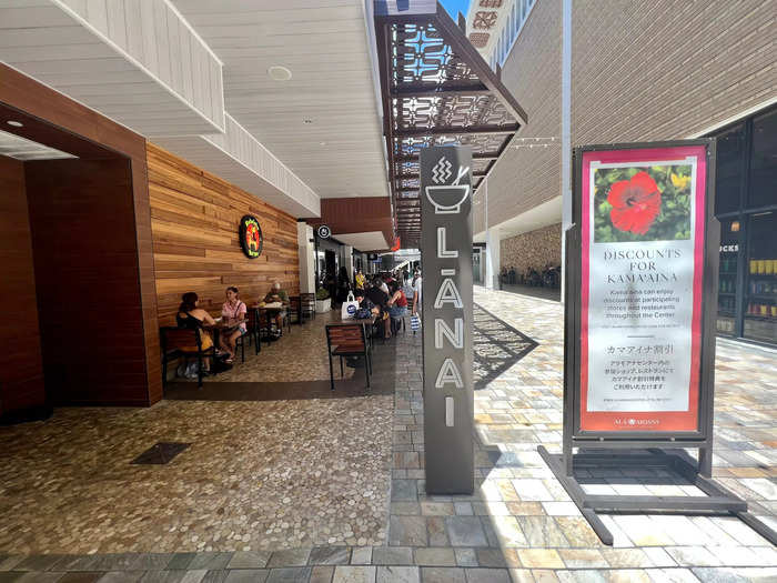 The Lānai @ Ala Moana Center is another dining space with various specialty food vendors and an agave bar.