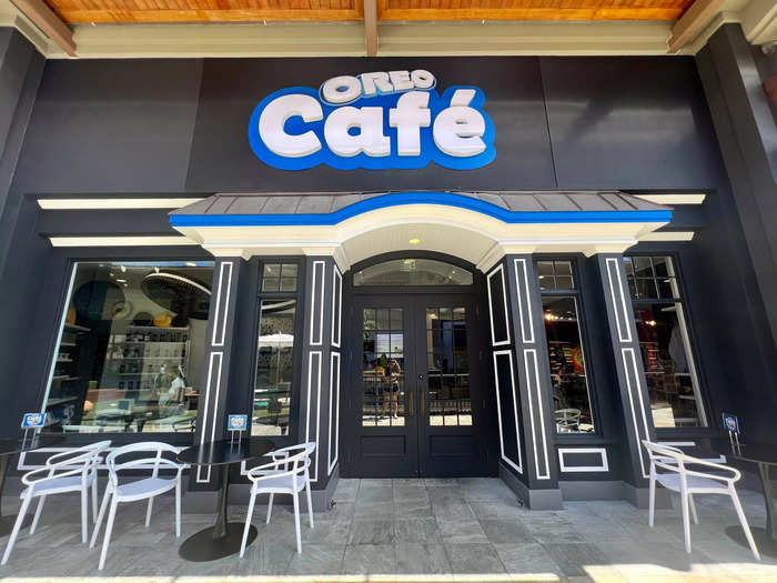 Shoppers with a sweet tooth can enjoy milkshakes, sundaes, and snow creams, which are a combination of shave ice and ice cream, at the Oreo Café.