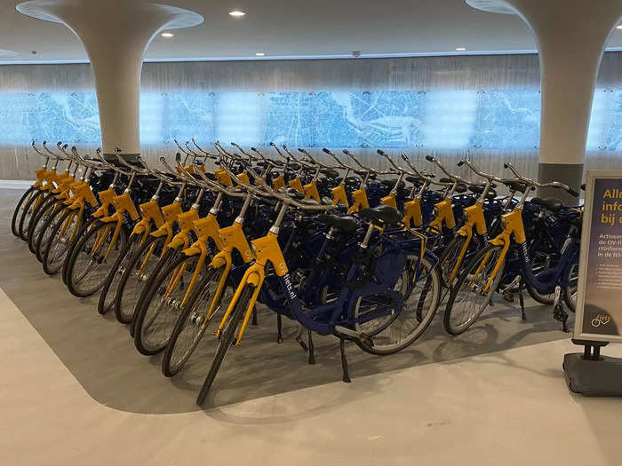 As part of a pilot program, Amsterdam residents can use shared bikes to travel to and from public transportation hubs in the city until June, according to the city
