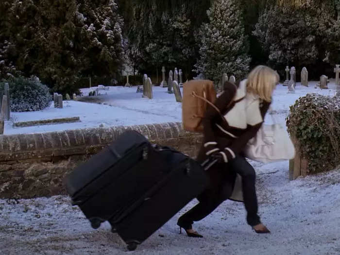 Dragging my luggage through the cobblestone streets of Edinburgh after picking up the keys, I definitely felt a bit like Cameron Diaz