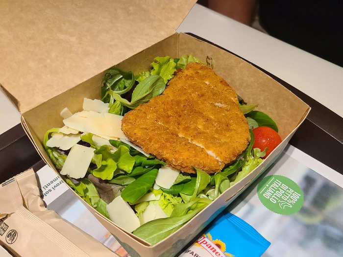 Finally, I tried the crispy-chicken salad in Italy.