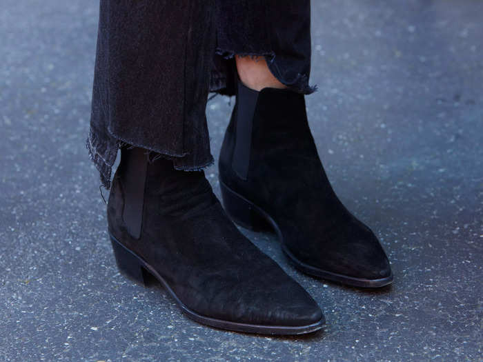 Black booties should be kept as long as possible.