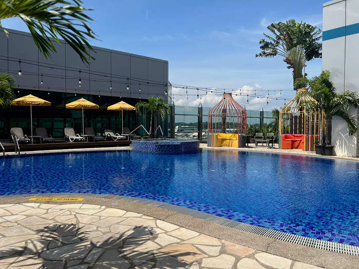 Yes, Changi airport has a pool available to travelers. It is located inside the Aerotel, which is an airside transit hotel — but more on that later.