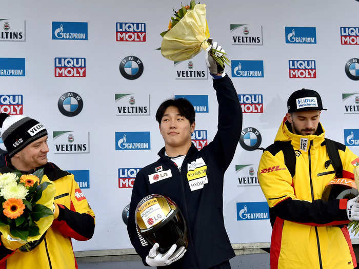 Contestants were stunned when Olympic gold medalist Yun Sung-bin walked into the room as the 100th participant.