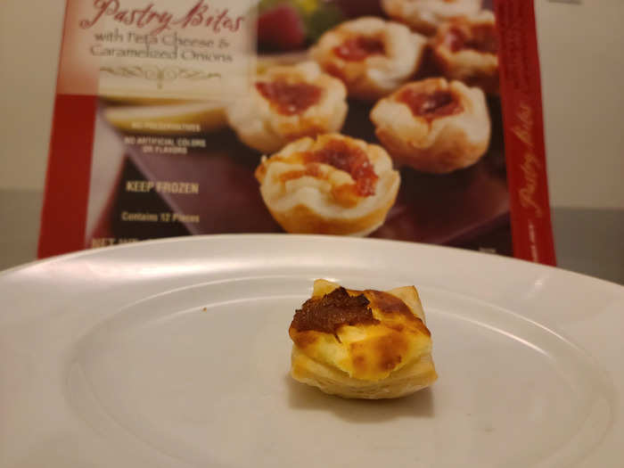 The pastry bites with feta cheese and caramelized onions had a great taste.