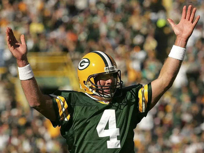 Brett Favre (1-1)