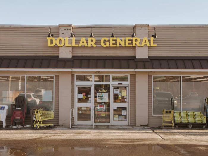 FIS Premium Payback awards customers points that they can redeem for money off Dollar General purchases