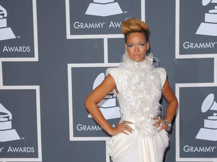 In January 2010, she wore a white Elie Saab to the Grammy Awards.