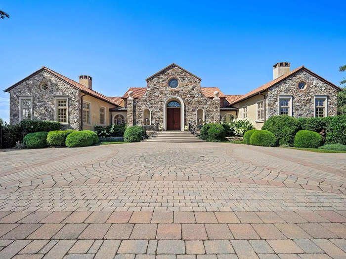 Elizabeth and Mark Rogers, a married couple who live in Miami, purchased the property in 2005 and spent four years transforming it into an Italian-inspired summer home.